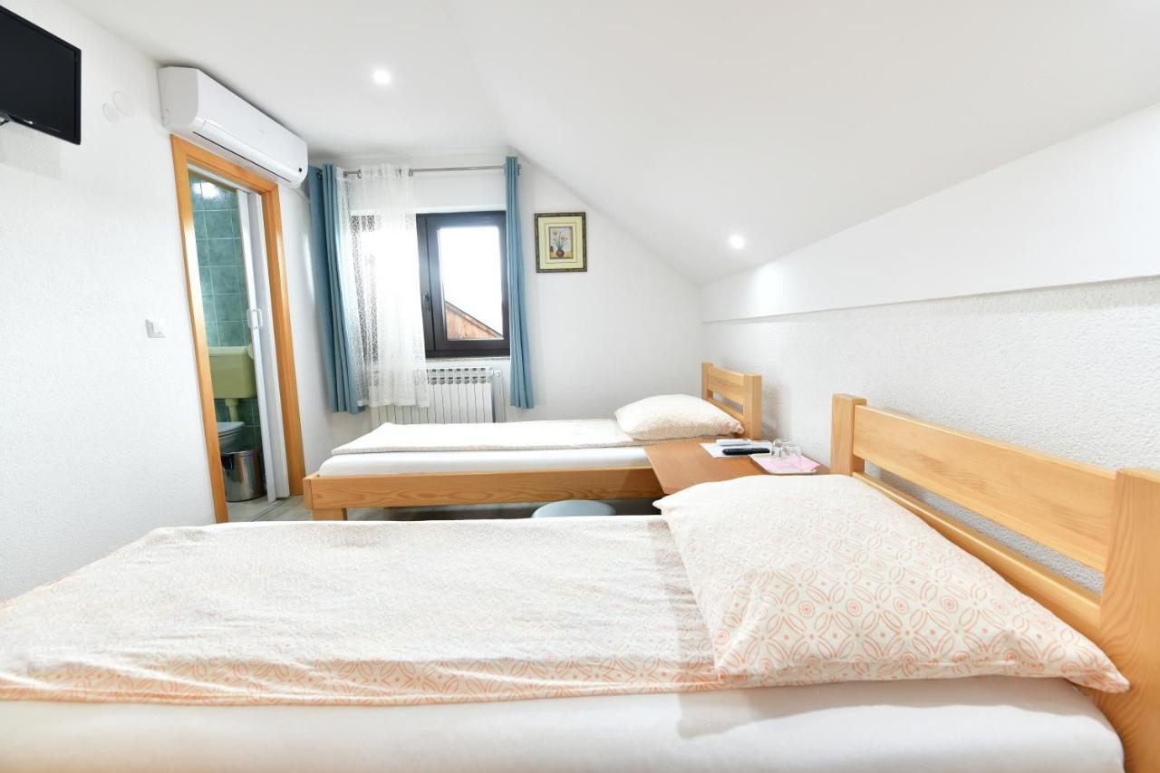 House Marinic Hotel Grabovac  Exterior foto